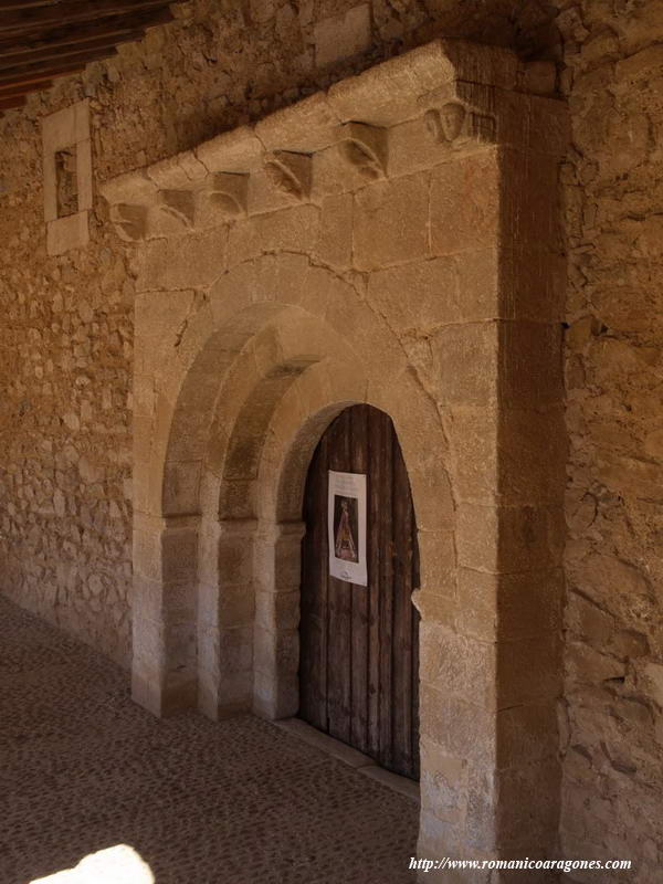 PORTADA DE ACCESO AL TEMPLO EN EL MURO SUR